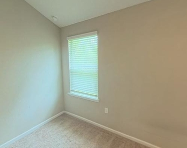 70409 Winding River Drive - Photo Thumbnail 11