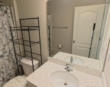 70409 Winding River Drive - Photo Thumbnail 22