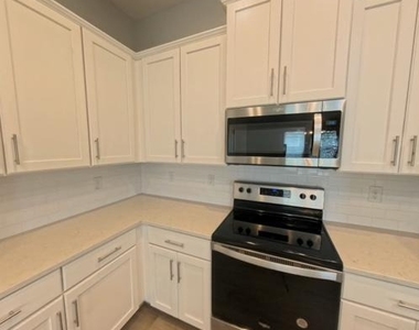 70409 Winding River Drive - Photo Thumbnail 4