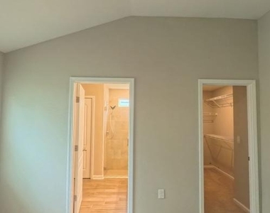 70409 Winding River Drive - Photo Thumbnail 12