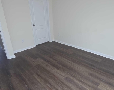 592 Running Woods Street - Photo Thumbnail 13