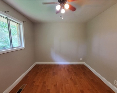 931 Auburn Road - Photo Thumbnail 13