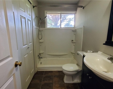 931 Auburn Road - Photo Thumbnail 12