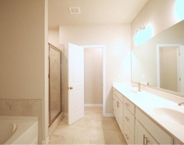 4514 Valtek Court - Photo Thumbnail 14