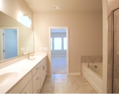 4514 Valtek Court - Photo Thumbnail 13