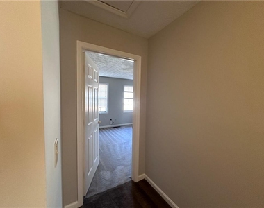502 Oakwood Court - Photo Thumbnail 13