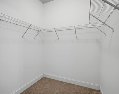 5060 Rialto Way - Photo Thumbnail 16