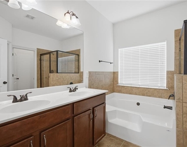 5060 Rialto Way - Photo Thumbnail 14