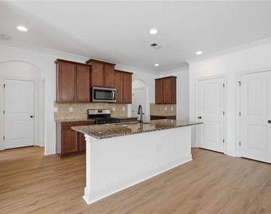 5060 Rialto Way - Photo Thumbnail 6
