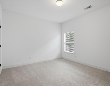 5060 Rialto Way - Photo Thumbnail 17