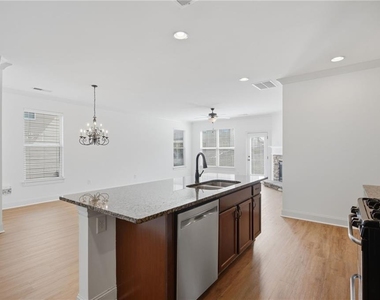 5060 Rialto Way - Photo Thumbnail 8