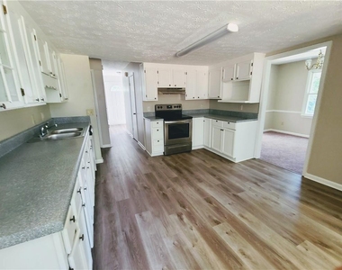 1843 Easter Cody Court - Photo Thumbnail 7