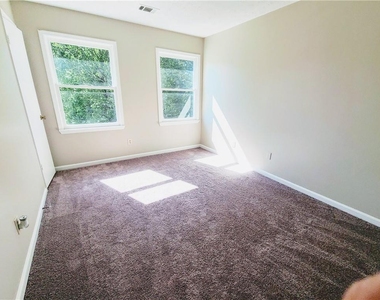 1843 Easter Cody Court - Photo Thumbnail 9