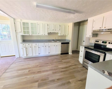 1843 Easter Cody Court - Photo Thumbnail 2