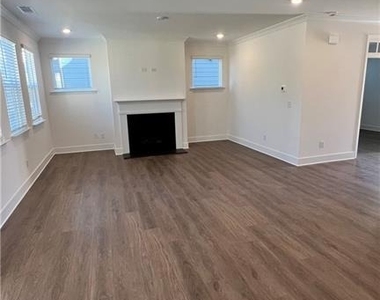 2720 Westgate Park Drive - Photo Thumbnail 5