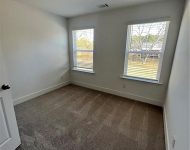 2720 Westgate Park Drive - Photo Thumbnail 20