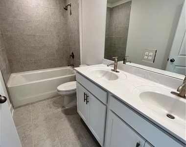 2720 Westgate Park Drive - Photo Thumbnail 18