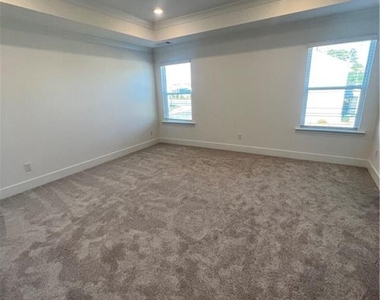 2720 Westgate Park Drive - Photo Thumbnail 17