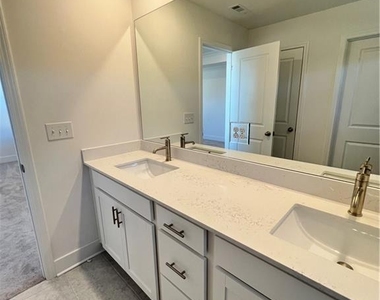 2720 Westgate Park Drive - Photo Thumbnail 15