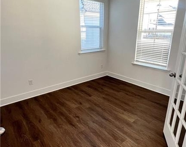 2720 Westgate Park Drive - Photo Thumbnail 3