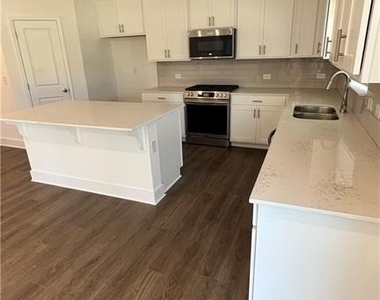 2720 Westgate Park Drive - Photo Thumbnail 7