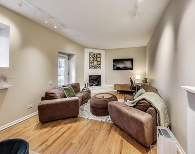 1640 W Diversey Parkway - Photo Thumbnail 7