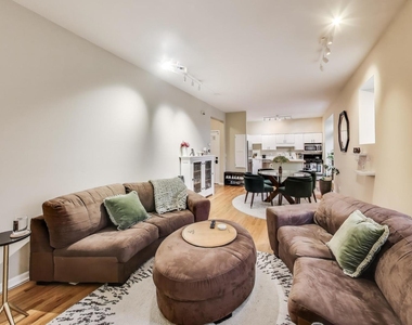 1640 W Diversey Parkway - Photo Thumbnail 6