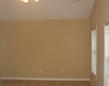 2658 Gadsen Walk - Photo Thumbnail 23