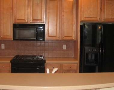2658 Gadsen Walk - Photo Thumbnail 10
