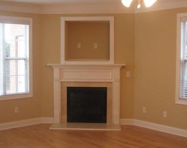 2658 Gadsen Walk - Photo Thumbnail 5