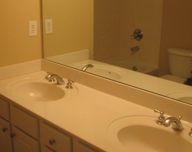 2658 Gadsen Walk - Photo Thumbnail 28