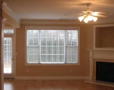 2658 Gadsen Walk - Photo Thumbnail 6