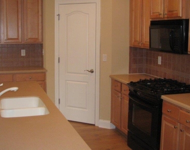2658 Gadsen Walk - Photo Thumbnail 11