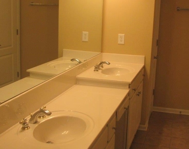 2658 Gadsen Walk - Photo Thumbnail 24