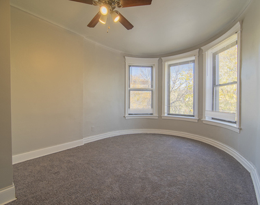 5610 S Michigan Street - Photo Thumbnail 8