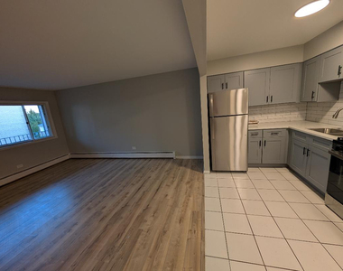 7925 W 103 Street - Photo Thumbnail 5