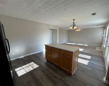 1854 Pierce Way - Photo Thumbnail 7