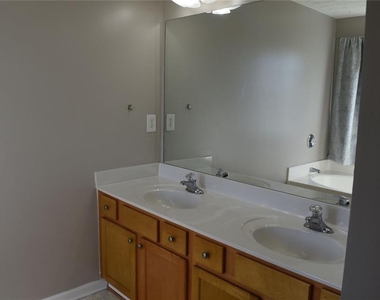 1854 Pierce Way - Photo Thumbnail 18