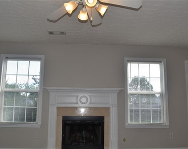 1854 Pierce Way - Photo Thumbnail 11