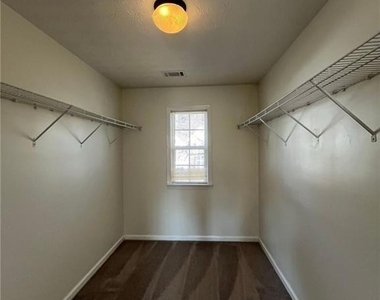 1854 Pierce Way - Photo Thumbnail 20