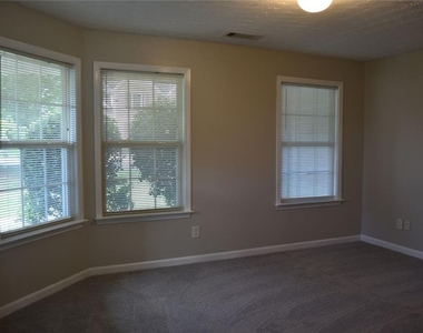 1854 Pierce Way - Photo Thumbnail 15