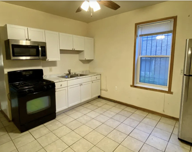 4833 W Montana Street - Photo Thumbnail 2