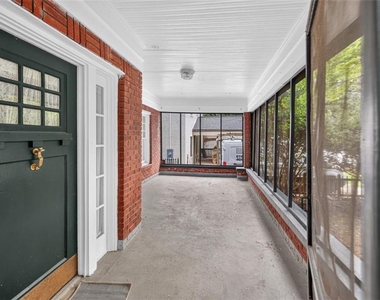 582 Clifton Road Ne - Photo Thumbnail 1