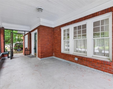 582 Clifton Road Ne - Photo Thumbnail 2