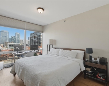 757 N Orleans Street - Photo Thumbnail 6