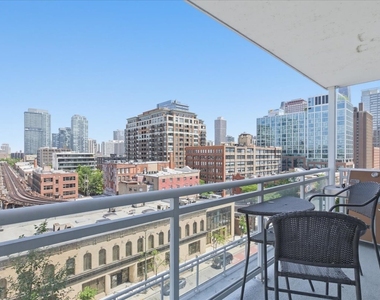 757 N Orleans Street - Photo Thumbnail 9