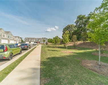 58 Jacobs Farm Lane - Photo Thumbnail 38