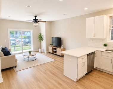 6622 S University Avenue - Photo Thumbnail 2