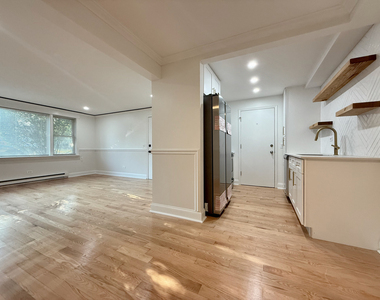 5037 N East River Road - Photo Thumbnail 11