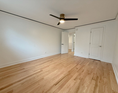 5037 N East River Road - Photo Thumbnail 15